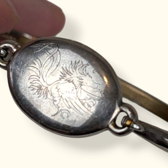 V. Etched Oval Link Bangle Bracelet - Picture 2 of 7